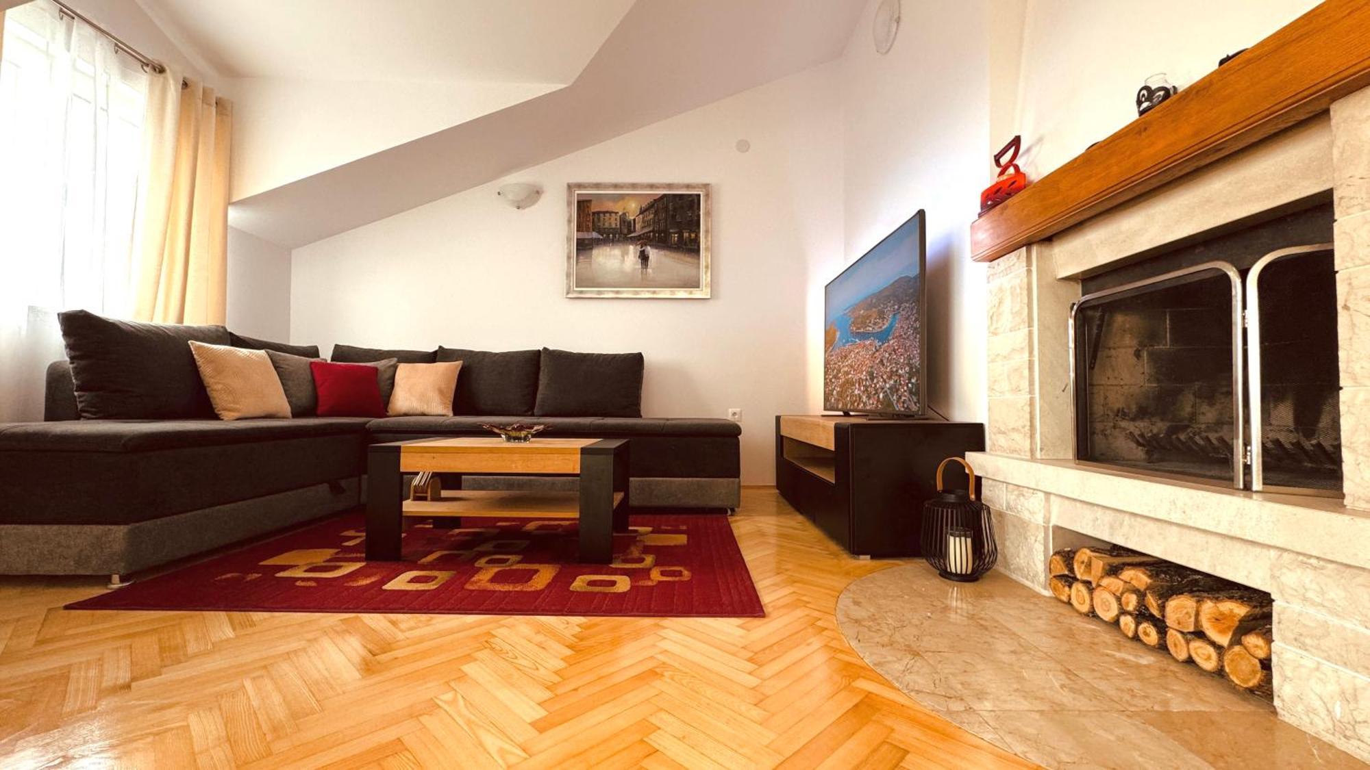 Penthouse Lapis Apartment Split Exterior photo