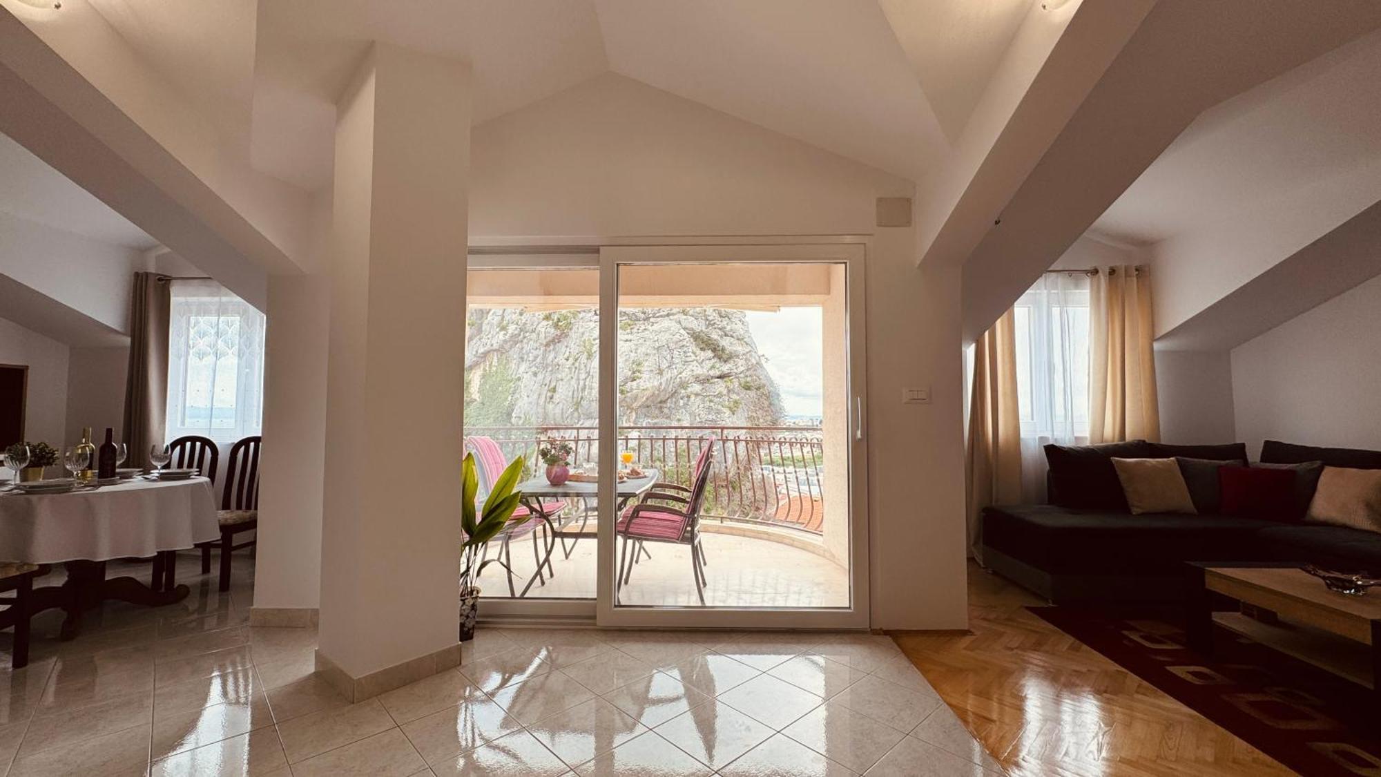 Penthouse Lapis Apartment Split Exterior photo